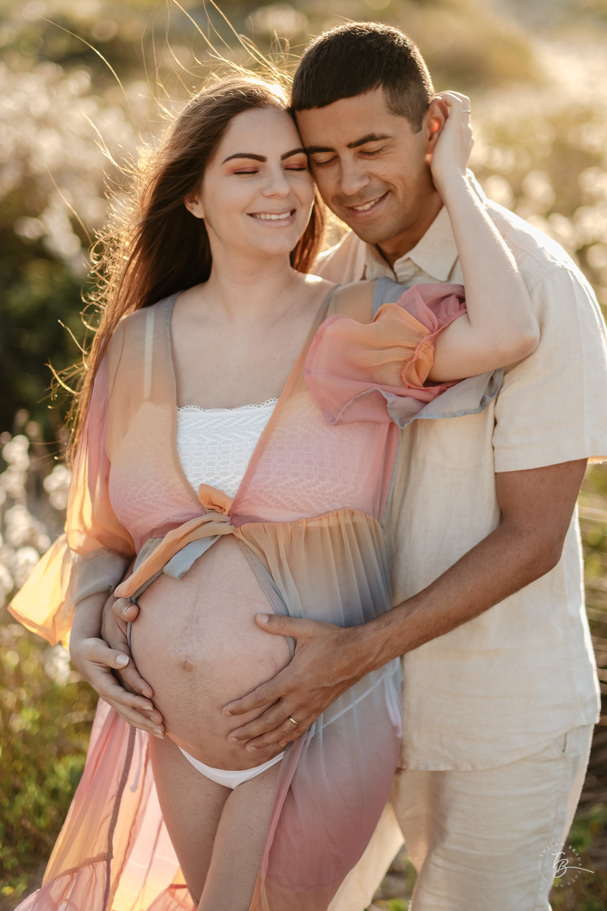 ensaio gestante no amanhecer na praia do campeche em Florianópolis, por Thiago Braga Fotografia