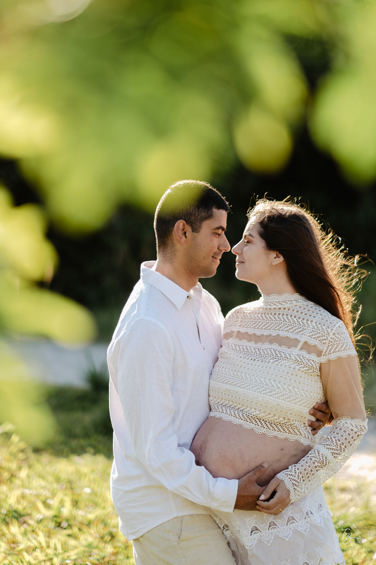 ensaio gestante no amanhecer na praia do campeche em Florianópolis, por Thiago Braga Fotografia