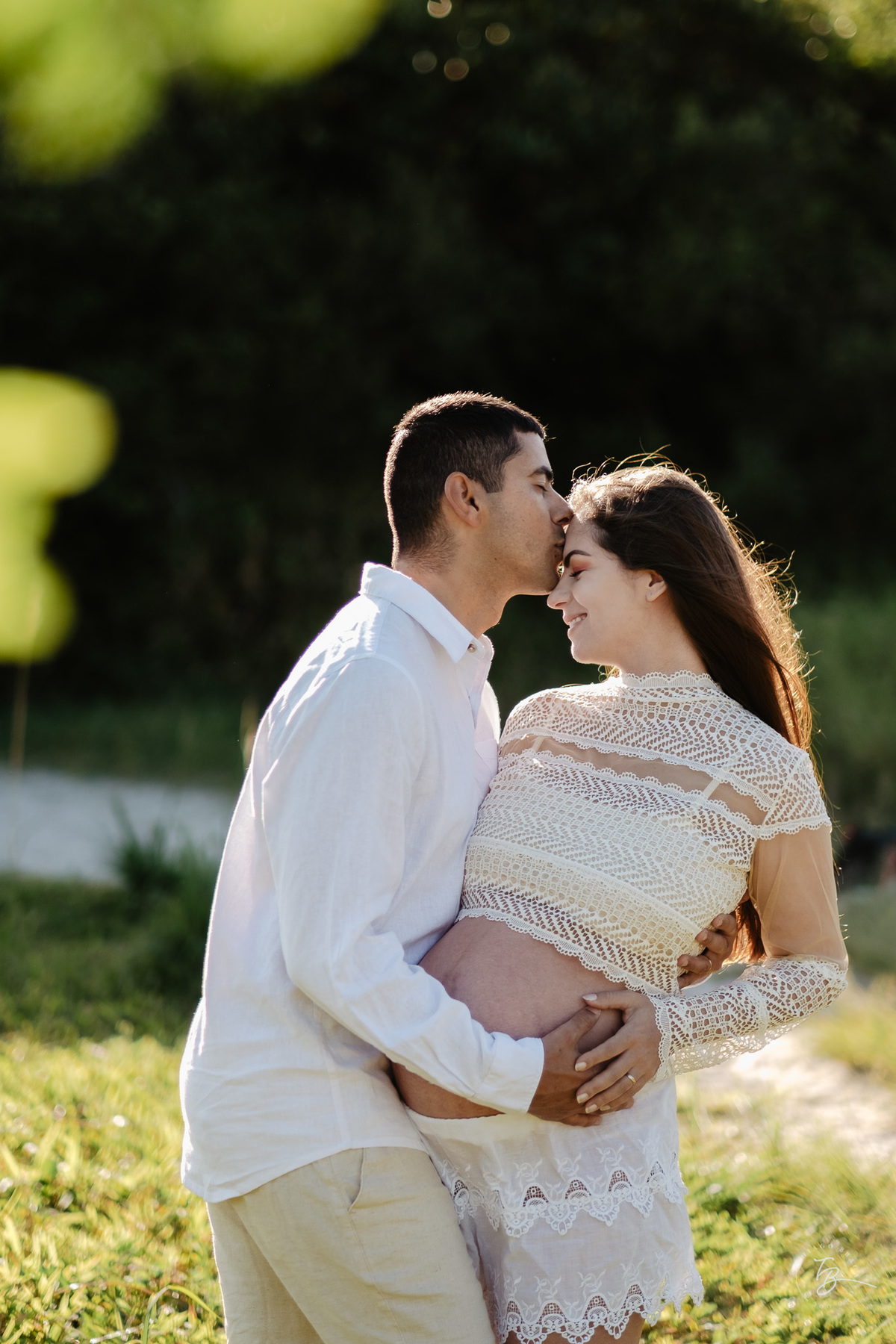 ensaio gestante no amanhecer na praia do campeche em Florianópolis, por Thiago Braga Fotografia