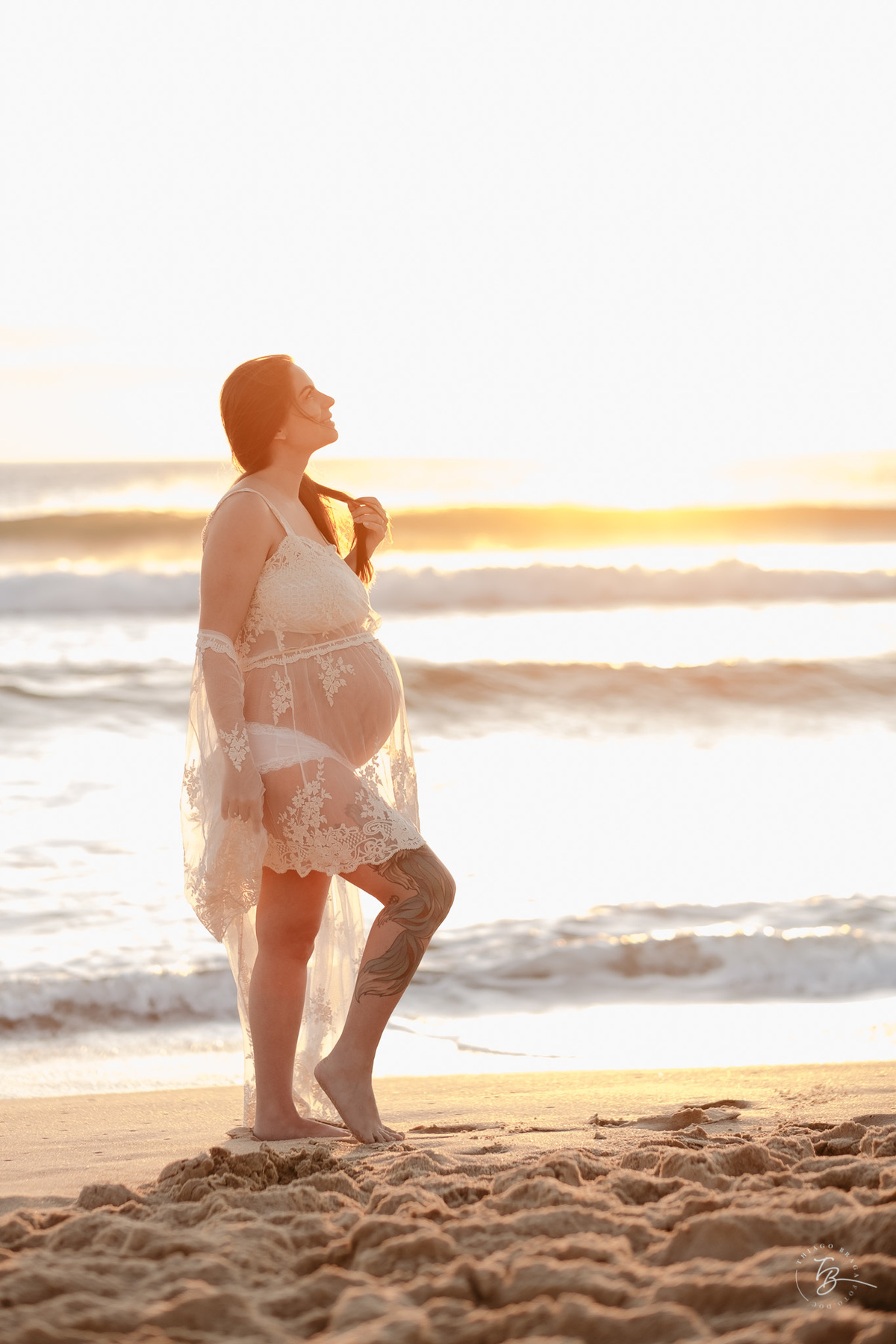 ensaio gestante no amanhecer na praia do campeche em Florianópolis, por Thiago Braga Fotografia