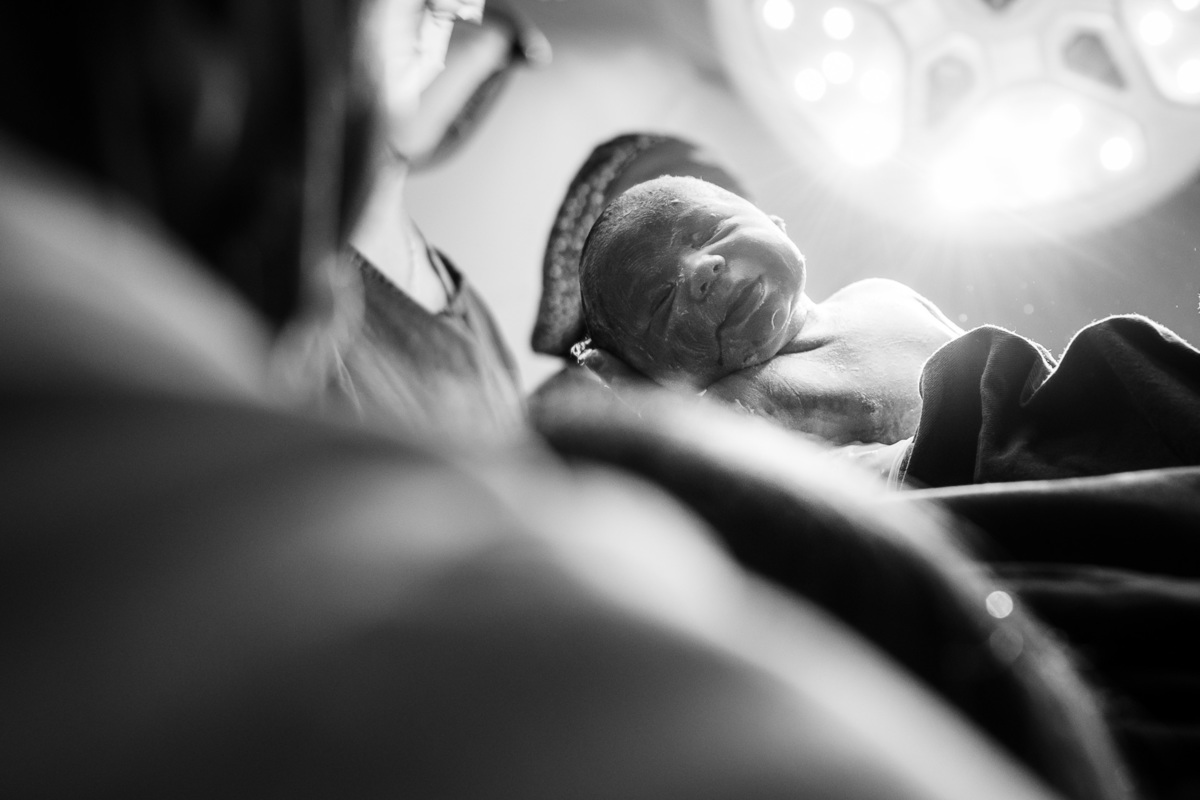 Cesárea humanizada. A chegada do Davi, nascimento em Florianópolis na Clínica Santa Helena. Por Thiago Braga Fotografia. 