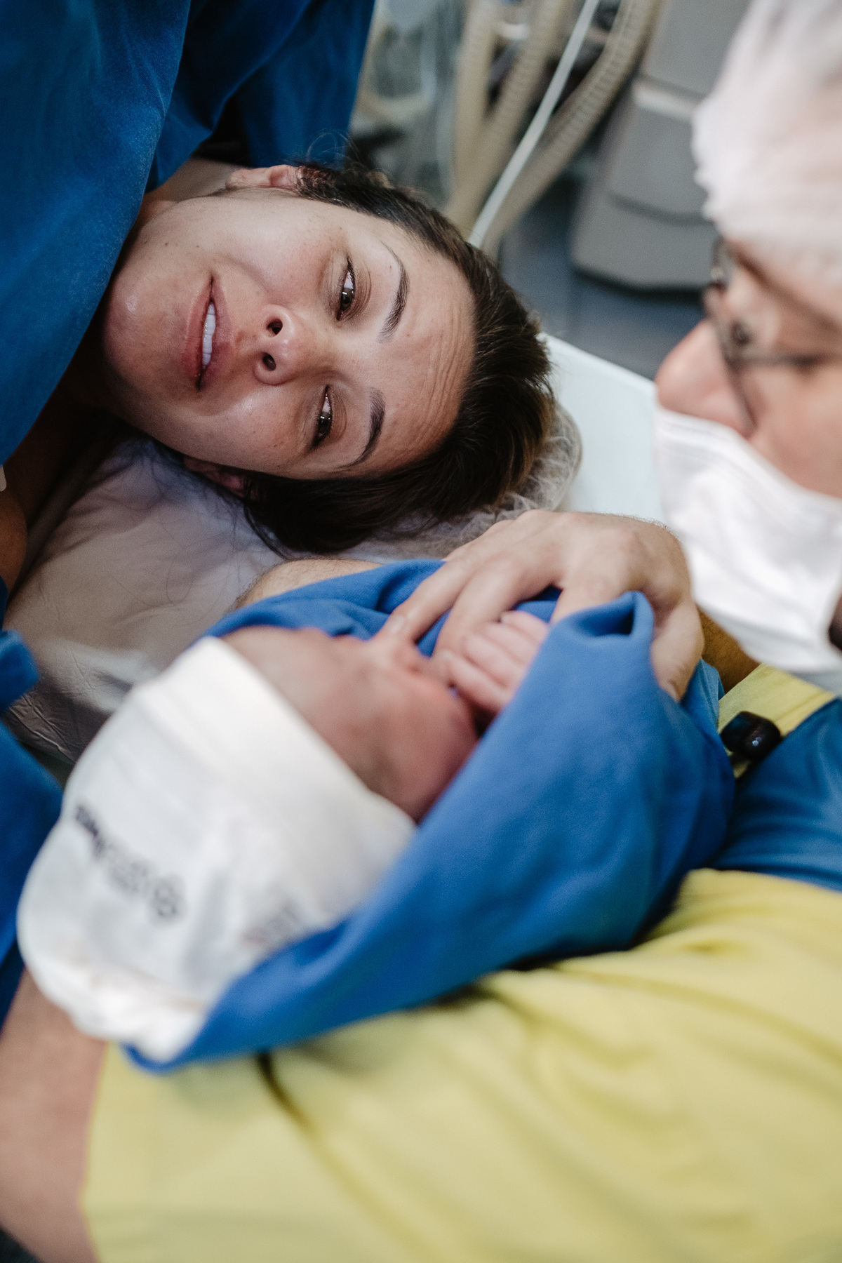 Cesárea humanizada. A chegada do Davi, nascimento em Florianópolis na Clínica Santa Helena. Por Thiago Braga Fotografia. 