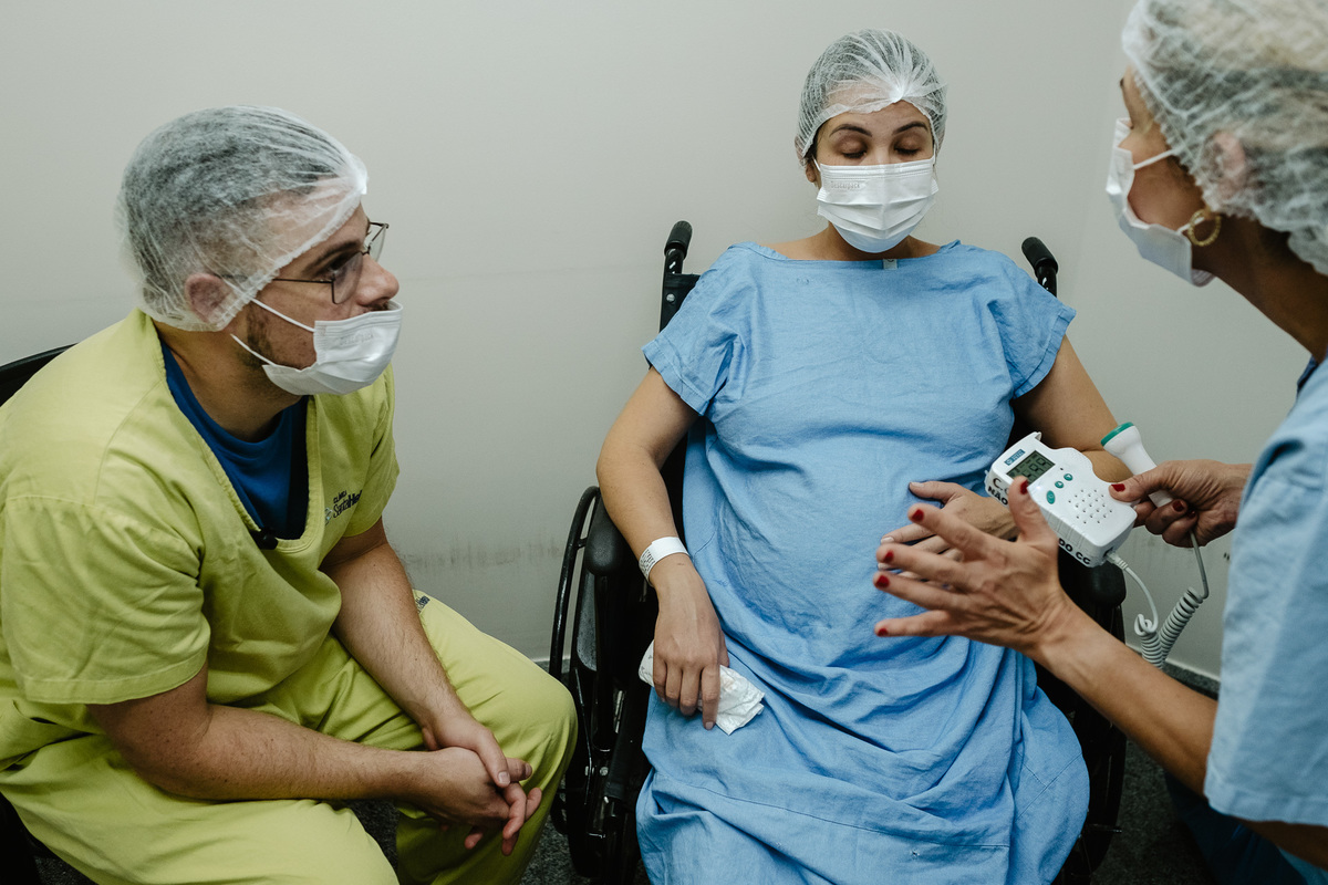 Cesárea humanizada. A chegada do Davi, nascimento em Florianópolis na Clínica Santa Helena. Por Thiago Braga Fotografia. 