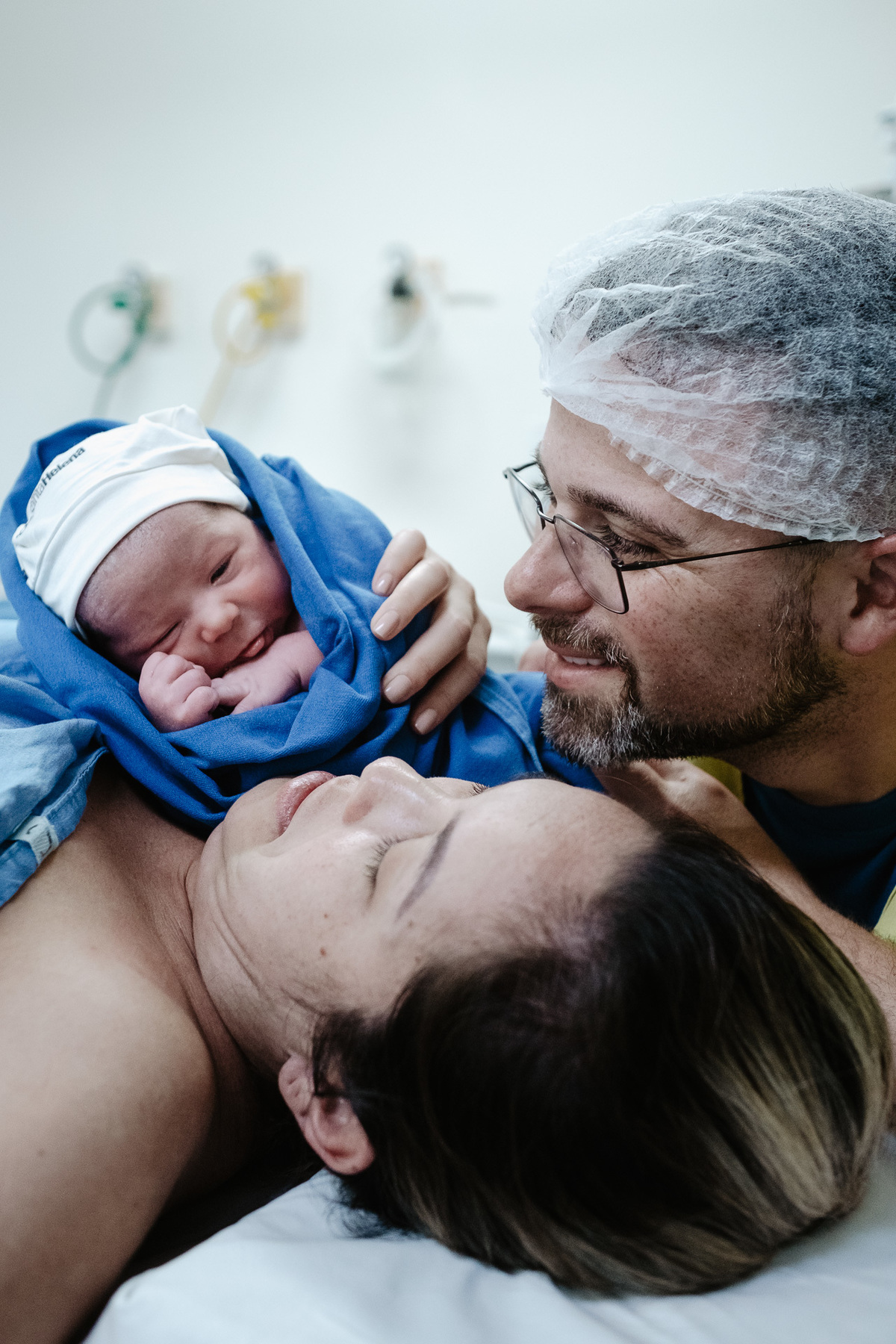 Cesárea humanizada. A chegada do Davi, nascimento em Florianópolis na Clínica Santa Helena. Por Thiago Braga Fotografia. 