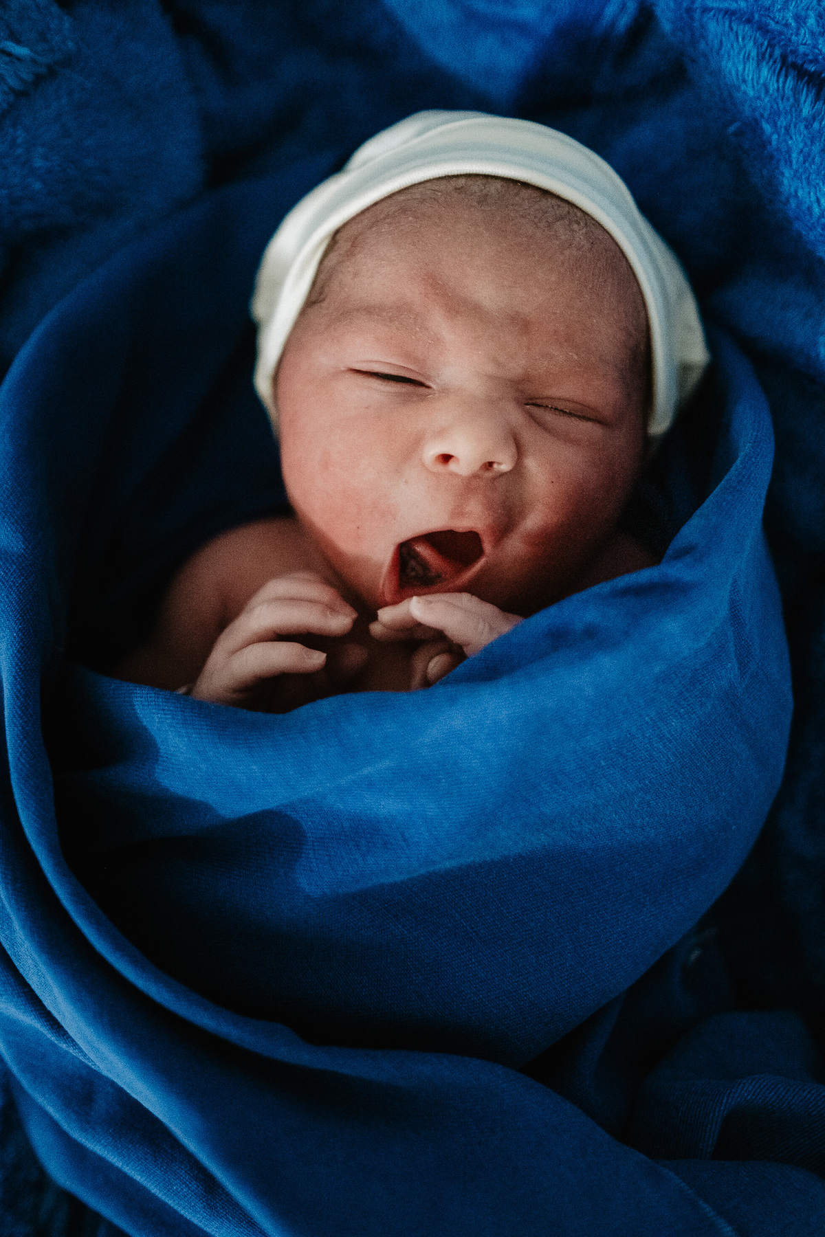 Cesárea humanizada. A chegada do Davi, nascimento em Florianópolis na Clínica Santa Helena. Por Thiago Braga Fotografia. 