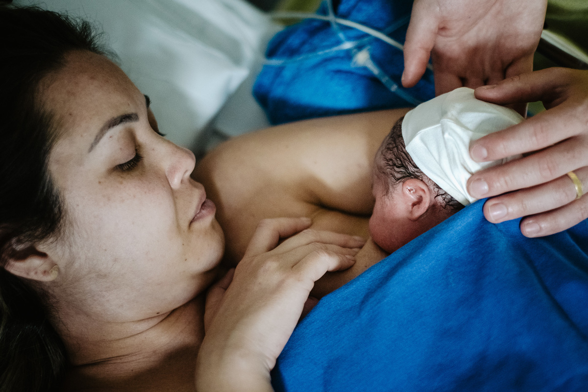 Cesárea humanizada. A chegada do Davi, nascimento em Florianópolis na Clínica Santa Helena. Por Thiago Braga Fotografia. 