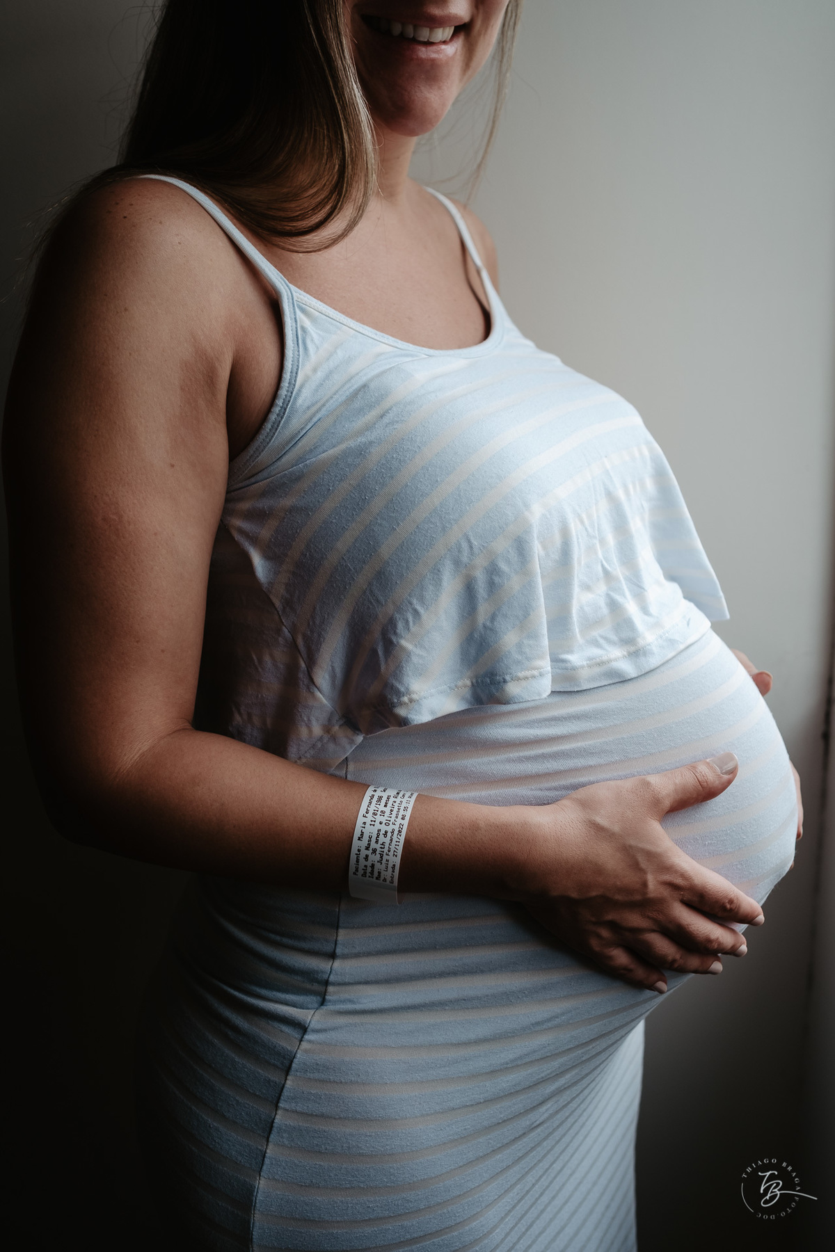 cesárea humanizada na maternidade Santa Helena em Florianópolis por Thiago Braga fotografia de parto