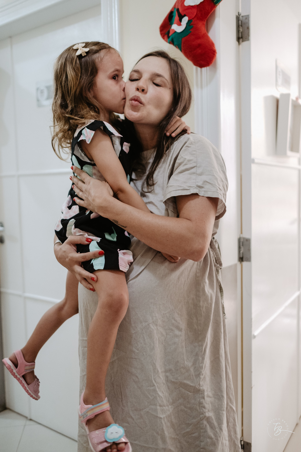 Cesárea humanizada, nascimento da Amália, Maternidade Ilha em Florianópolis por Thiago Braga fotografia de parto
