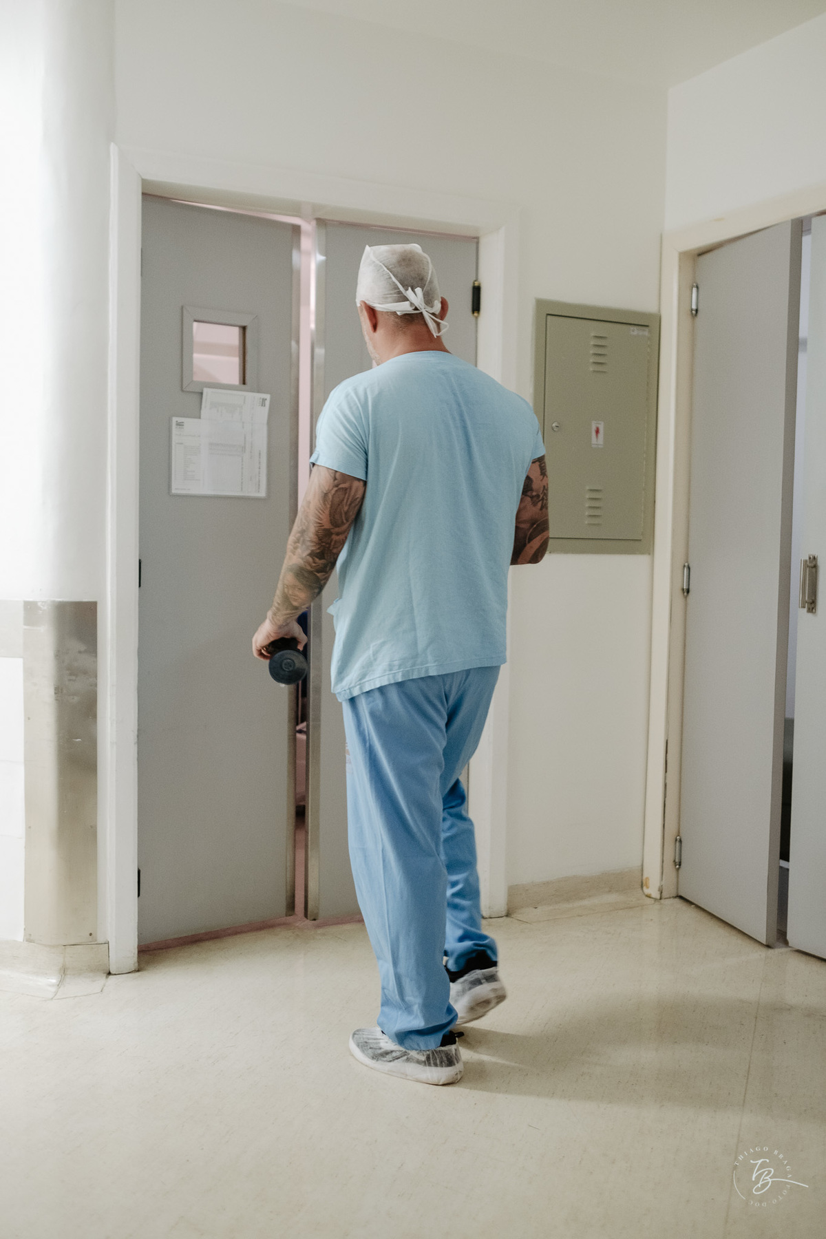Cesárea humanizada, nascimento da Amália, Maternidade Ilha em Florianópolis por Thiago Braga fotografia de parto