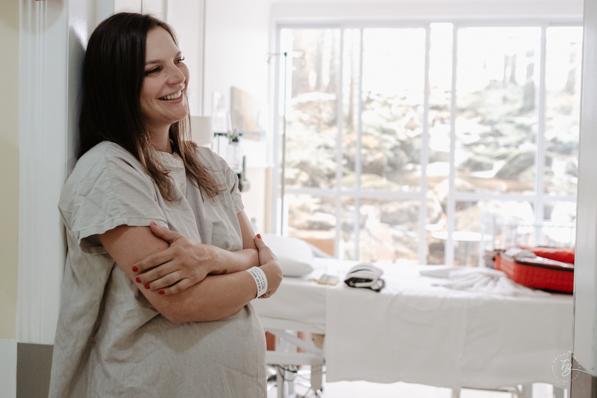 Cesárea humanizada, nascimento da Amália, Maternidade Ilha em Florianópolis por Thiago Braga fotografia de parto