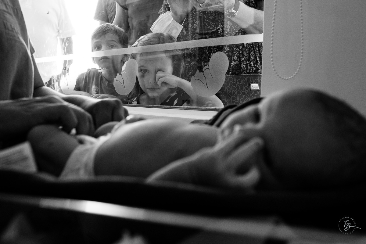 Cesárea humanizada, nascimento da Amália, Maternidade Ilha em Florianópolis por Thiago Braga fotografia de parto