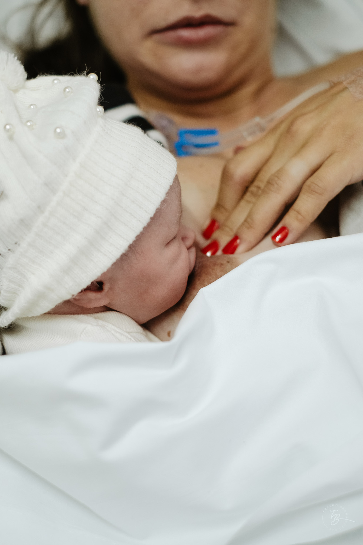 Cesárea humanizada, nascimento da Amália, Maternidade Ilha em Florianópolis por Thiago Braga fotografia de parto