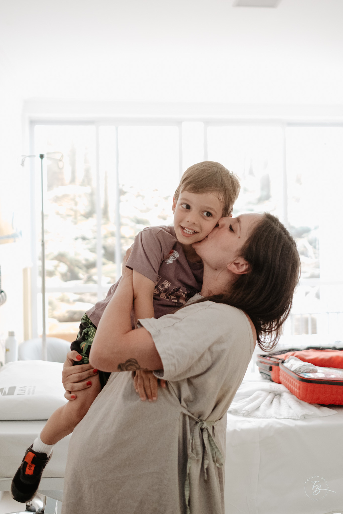 Cesárea humanizada, nascimento da Amália, Maternidade Ilha em Florianópolis por Thiago Braga fotografia de parto