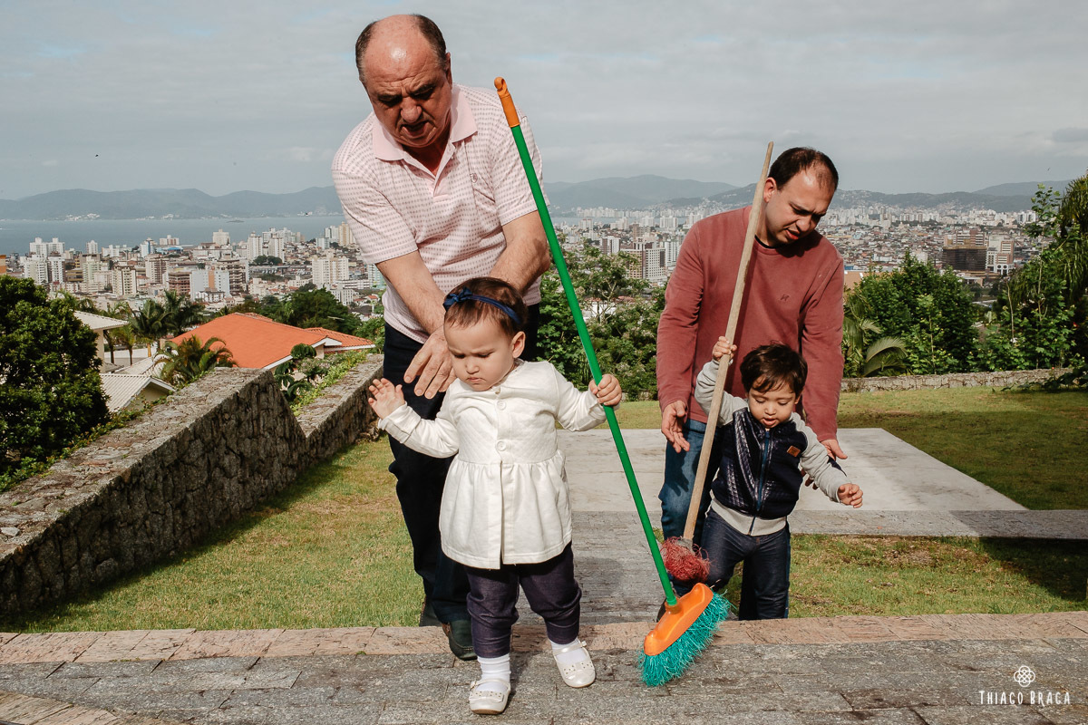 Fotografia documental de familia em Florianopolis. Thiago Braga. Familia Henrique Sabino.