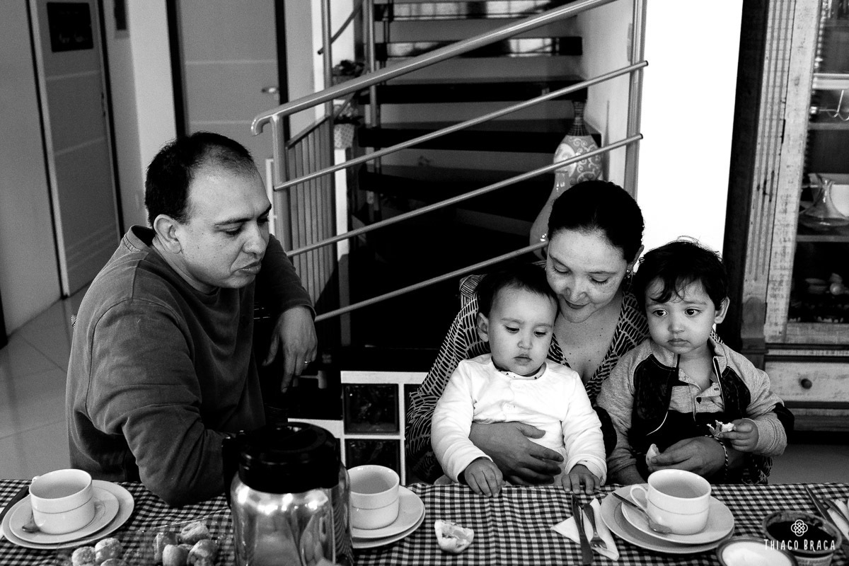 Fotografia documental de familia em Florianopolis. Thiago Braga. Familia Henrique Sabino.