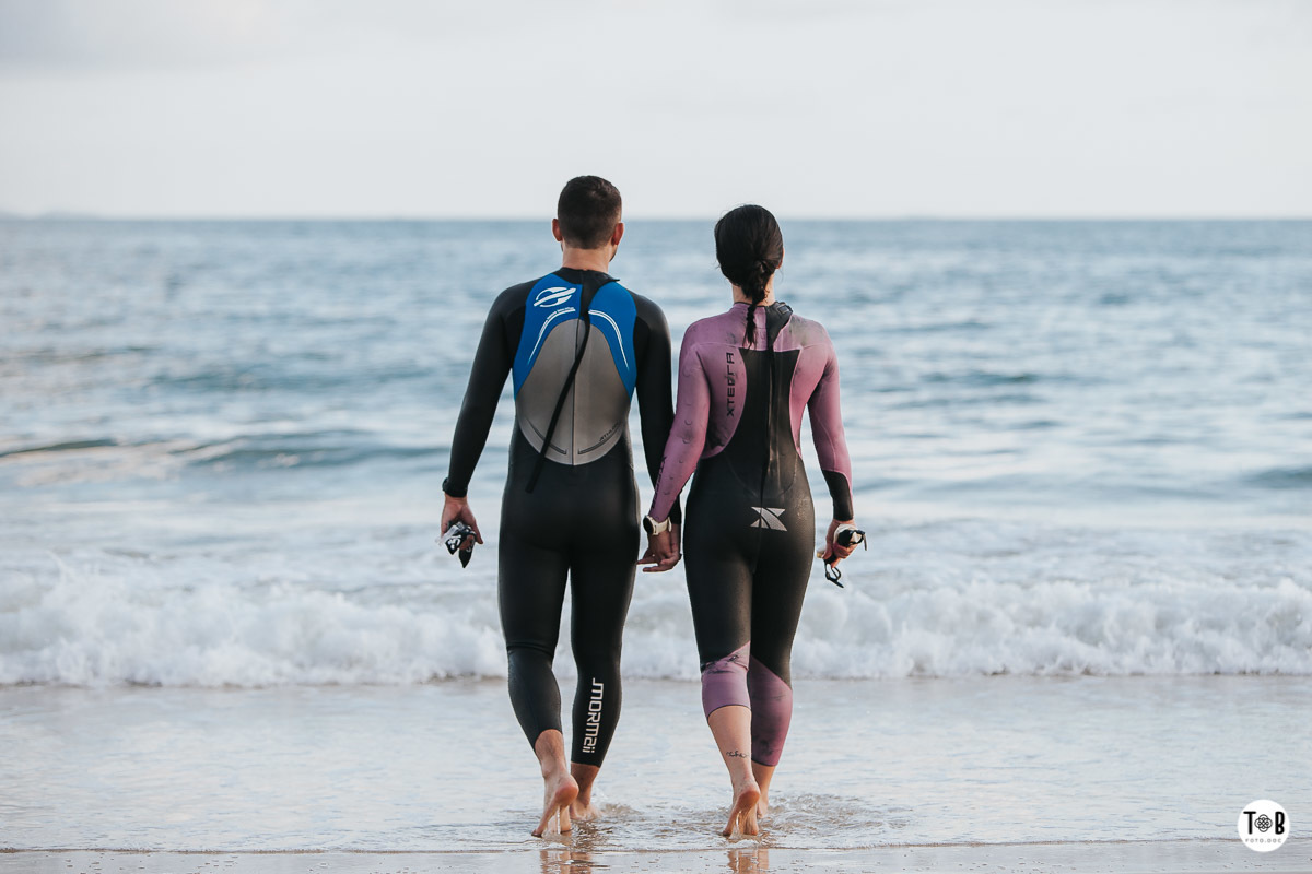 Ensaio pré-casamento em Jurerê - Florianópolis.Imagens esportivas de casal em Florianópolis. Ensaio casal - Geane e Alan