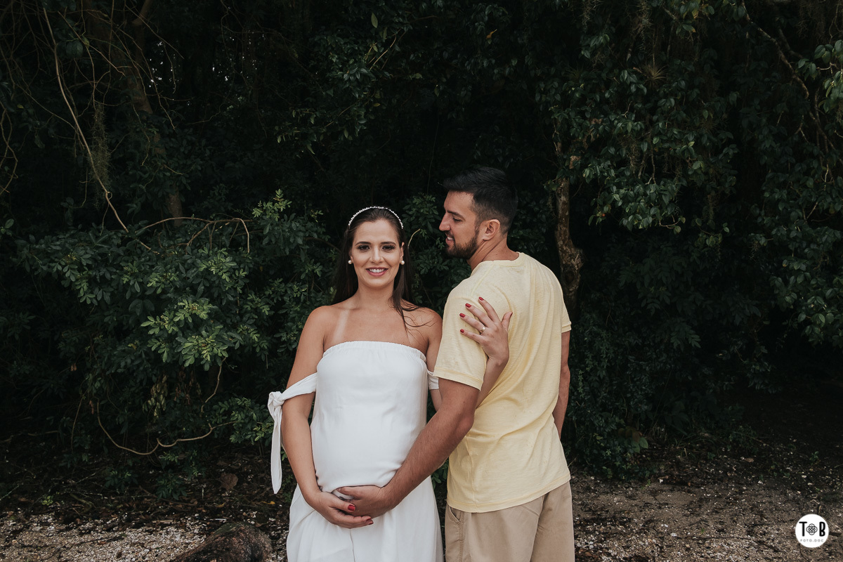 Ensaio gestante em sambaqui Florianópolis-SC. Bruna, Rafa e  e Enzo.