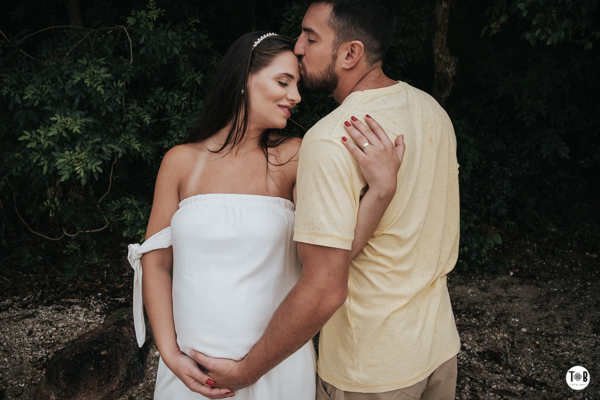 Ensaio gestante em sambaqui Florianópolis-SC. Bruna, Rafa e  e Enzo.