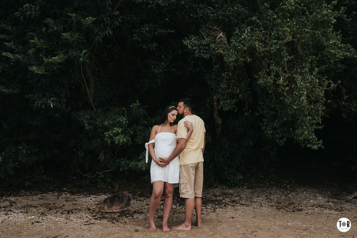 Ensaio gestante em sambaqui Florianópolis-SC. Bruna, Rafa e  e Enzo.