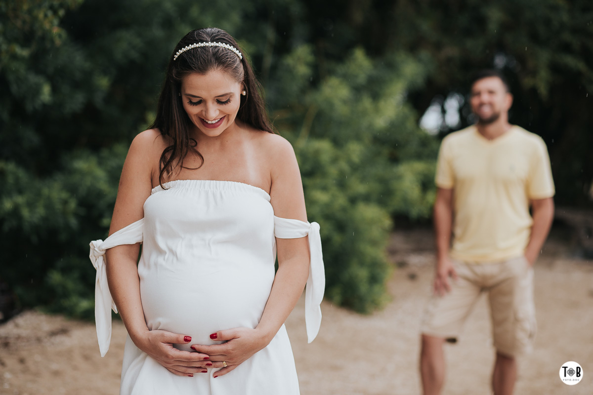 Ensaio gestante em sambaqui Florianópolis-SC. Bruna, Rafa e  e Enzo.