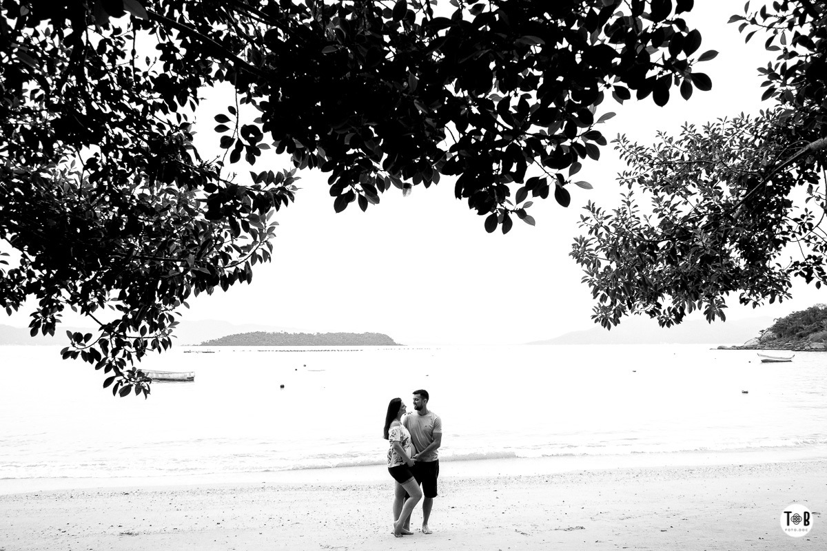 Ensaio gestante em sambaqui Florianópolis-SC. Bruna, Rafa e  e Enzo.