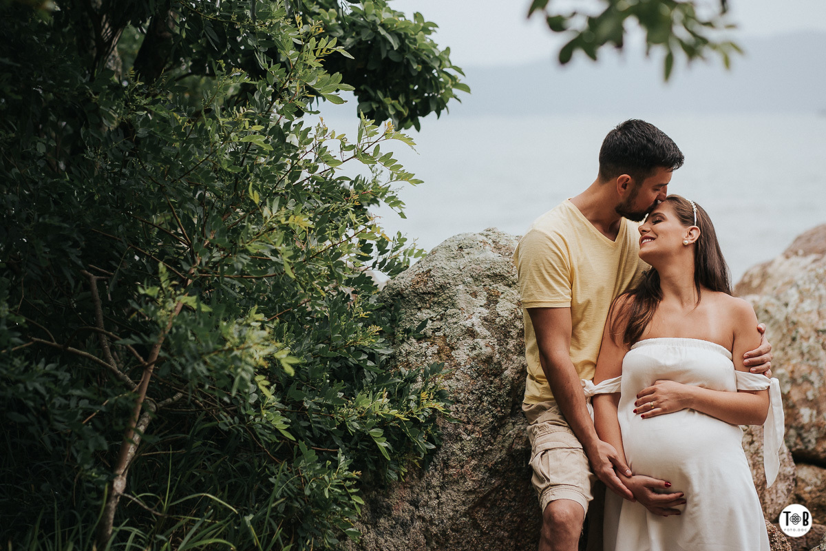Ensaio gestante em sambaqui Florianópolis-SC. Bruna, Rafa e  e Enzo.