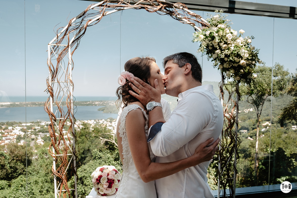 casamento ao ar livre em Florianopolis. Indaiá - Lagoa da Conceição.