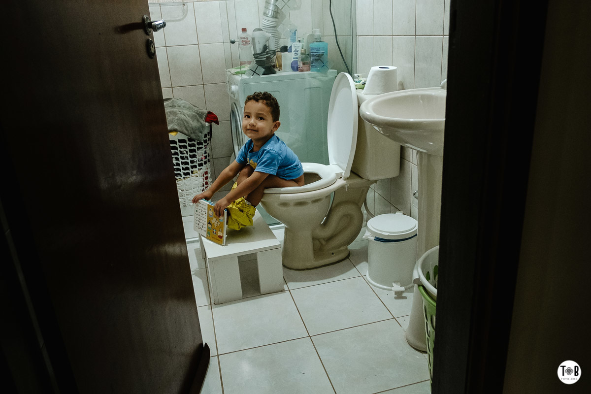 Fotografia documental de familia em São José dos Pinhais, Paraná. Família Oliveira Leber - 05 anos da Julia.