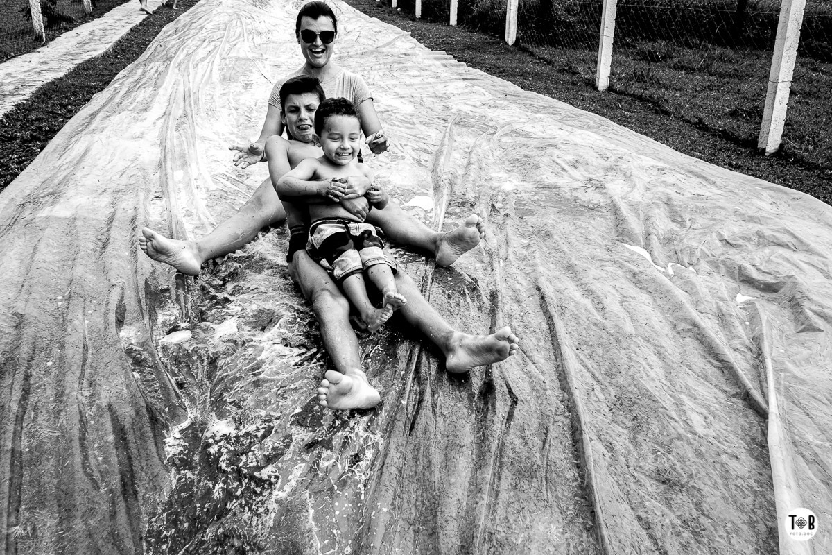 Fotografia documental de familia em São José dos Pinhais, Paraná. Família Oliveira Leber - 05 anos da Julia.