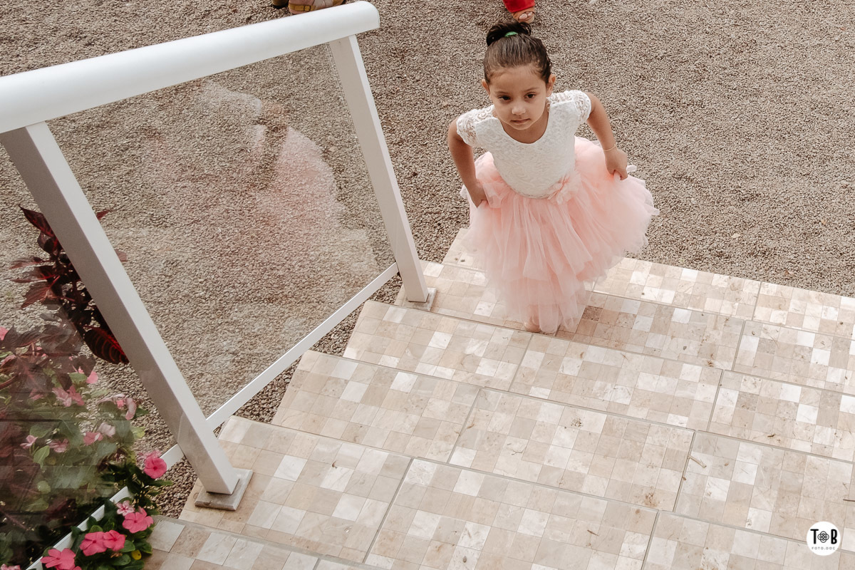 Fotografia documental de familia em São José dos Pinhais, Paraná. Família Oliveira Leber - 05 anos da Julia.