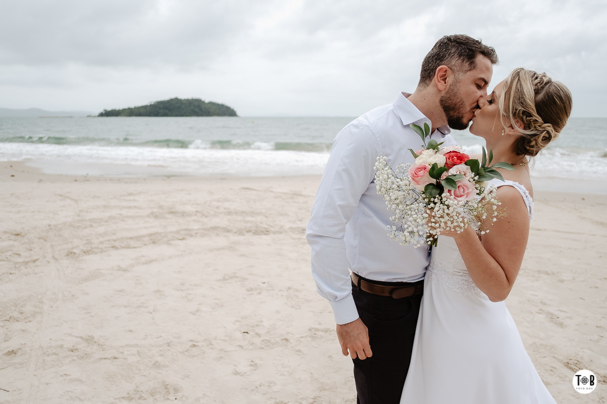 Casamento em Canasvieiras em Florianópolis. Rafaela e Leandro