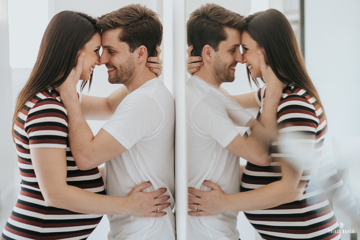 ensaio gestante em casa Florianópolis - SC. Giovana + Celso + Bia. 