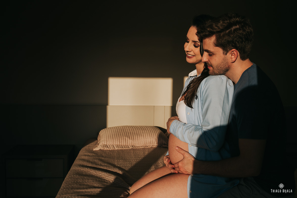ensaio gestante em casa Florianópolis - SC. Giovana + Celso + Bia. 