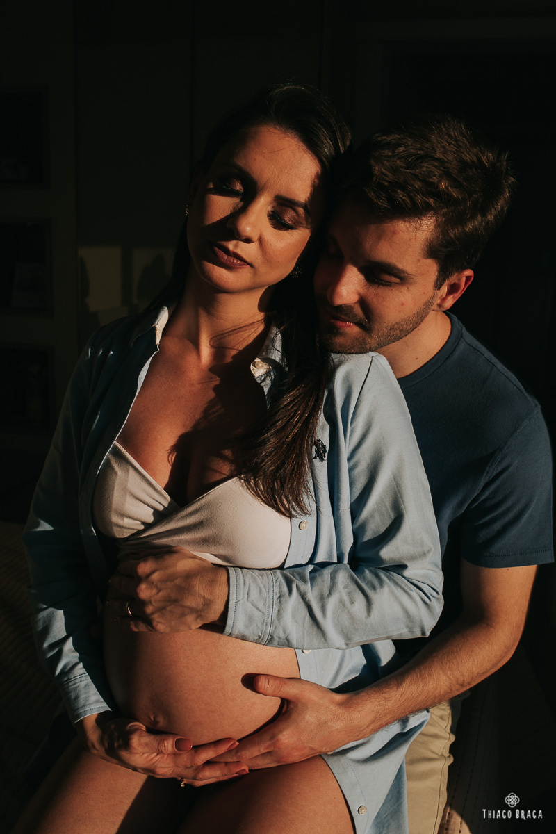 ensaio gestante em casa Florianópolis - SC. Giovana + Celso + Bia. 