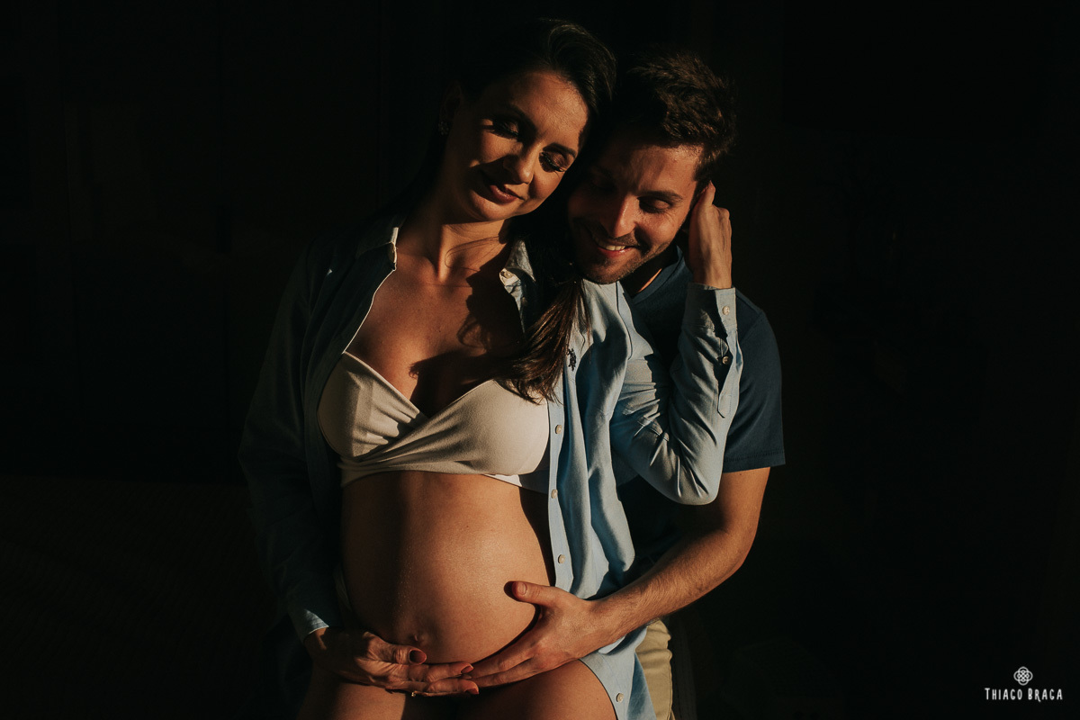 ensaio gestante em casa Florianópolis - SC. Giovana + Celso + Bia. 