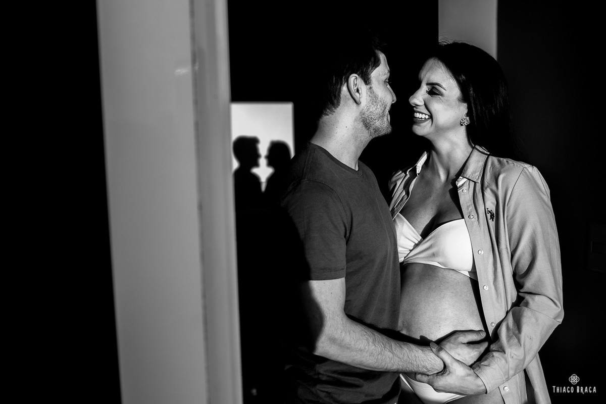 ensaio gestante em casa Florianópolis - SC. Giovana + Celso + Bia. 