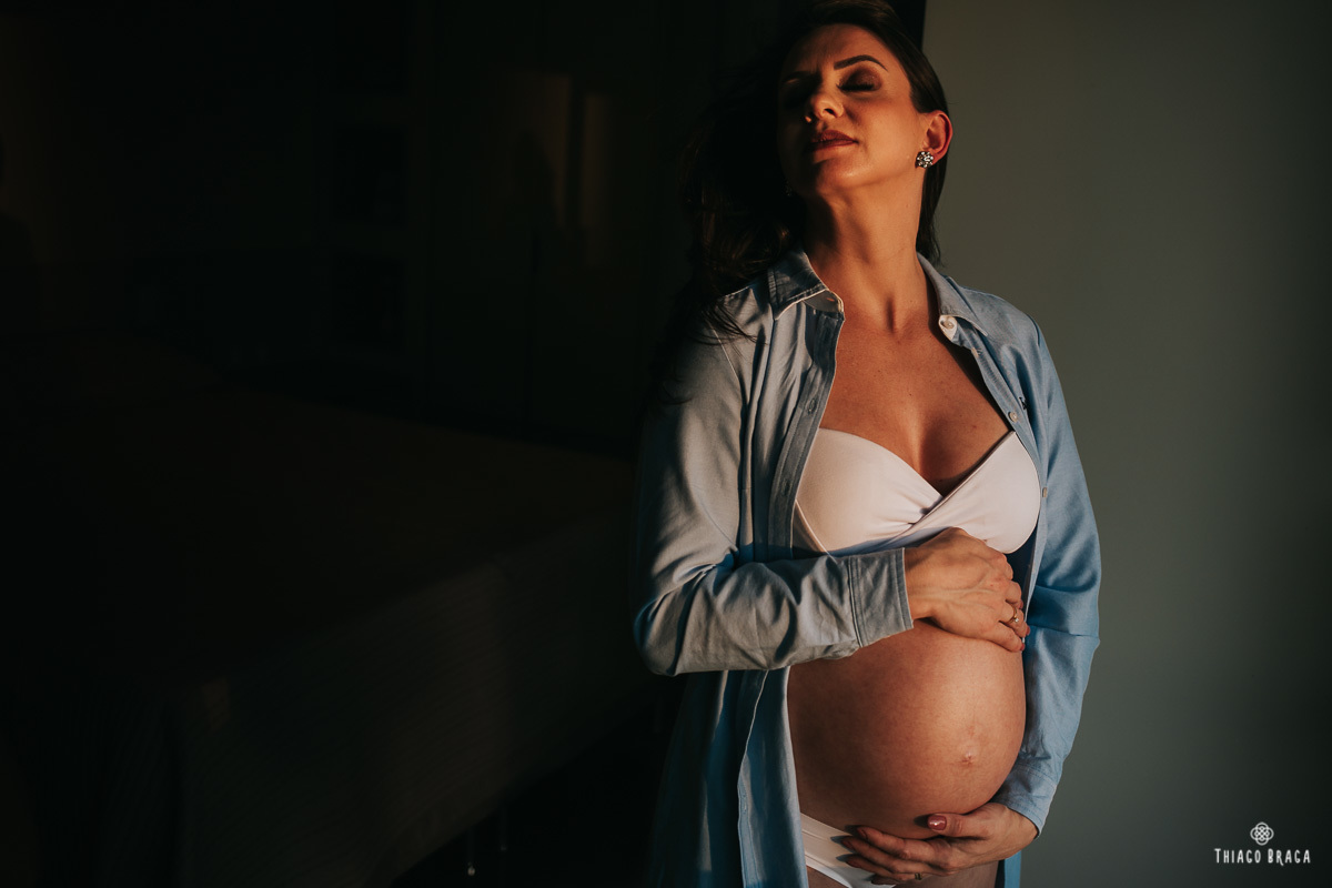 ensaio gestante em casa Florianópolis - SC. Giovana + Celso + Bia. 