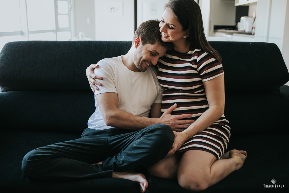 ensaio gestante em casa Florianópolis - SC. Giovana + Celso + Bia. 