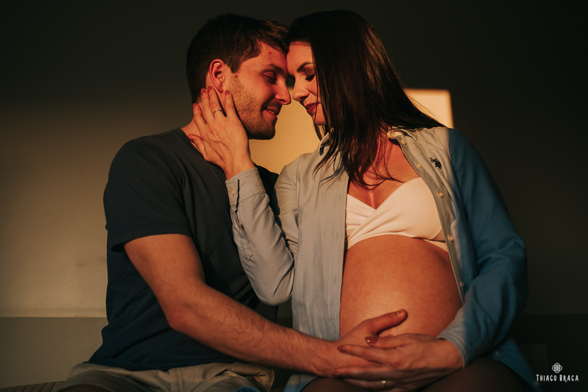 ensaio gestante em casa Florianópolis - SC. Giovana + Celso + Bia. 