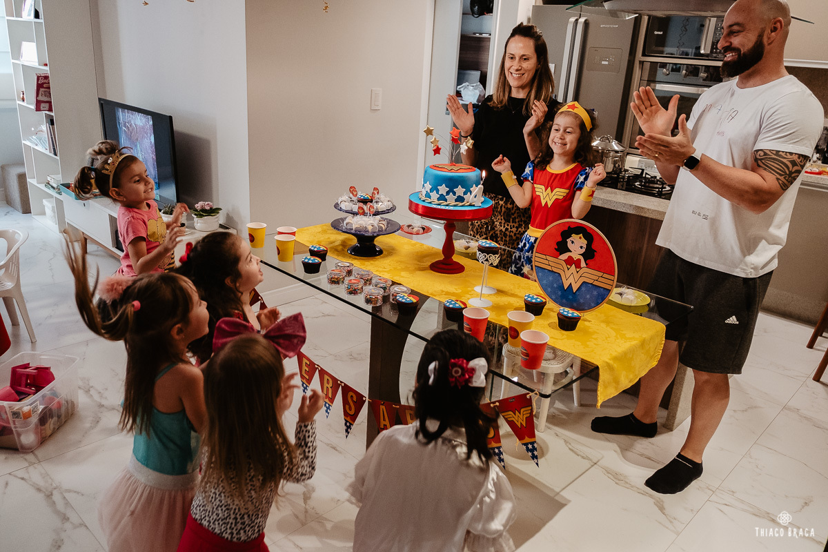 fotografia documental de familia. Aniversário em casa. Florianópolis/SC