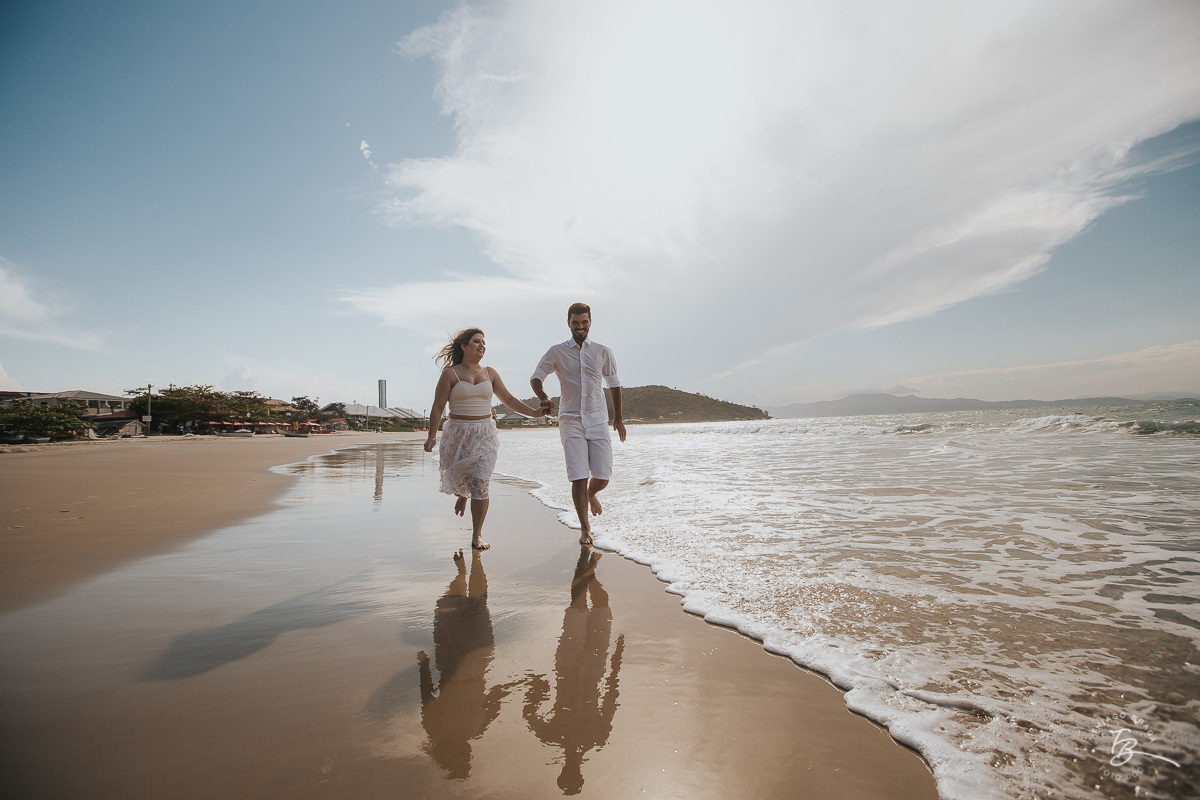 Ensaio pre-casamento Ariza e Gu, em casa, Lagoinha do norte e Santo Antonio de Lisboa, Florianopolis/SC