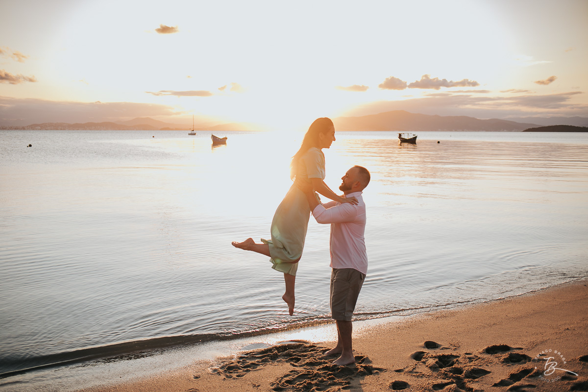 Sessão pré-casamento Lais e Dani em Santo antonio de Lisboa e Sambaqui, fim de tarde em Florianópolis