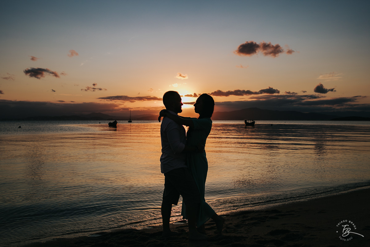Sessão pré-casamento Lais e Dani em Santo antonio de Lisboa e Sambaqui, fim de tarde em Florianópolis