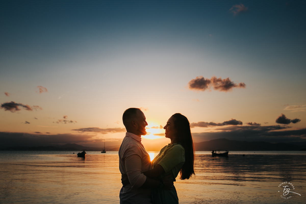 Sessão pré-casamento Lais e Dani em Santo antonio de Lisboa e Sambaqui, fim de tarde em Florianópolis
