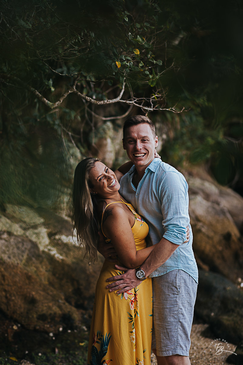 Ensaio pré casamento em com nascer do Sol em Governador Celso Ramos, Tais e guilherme