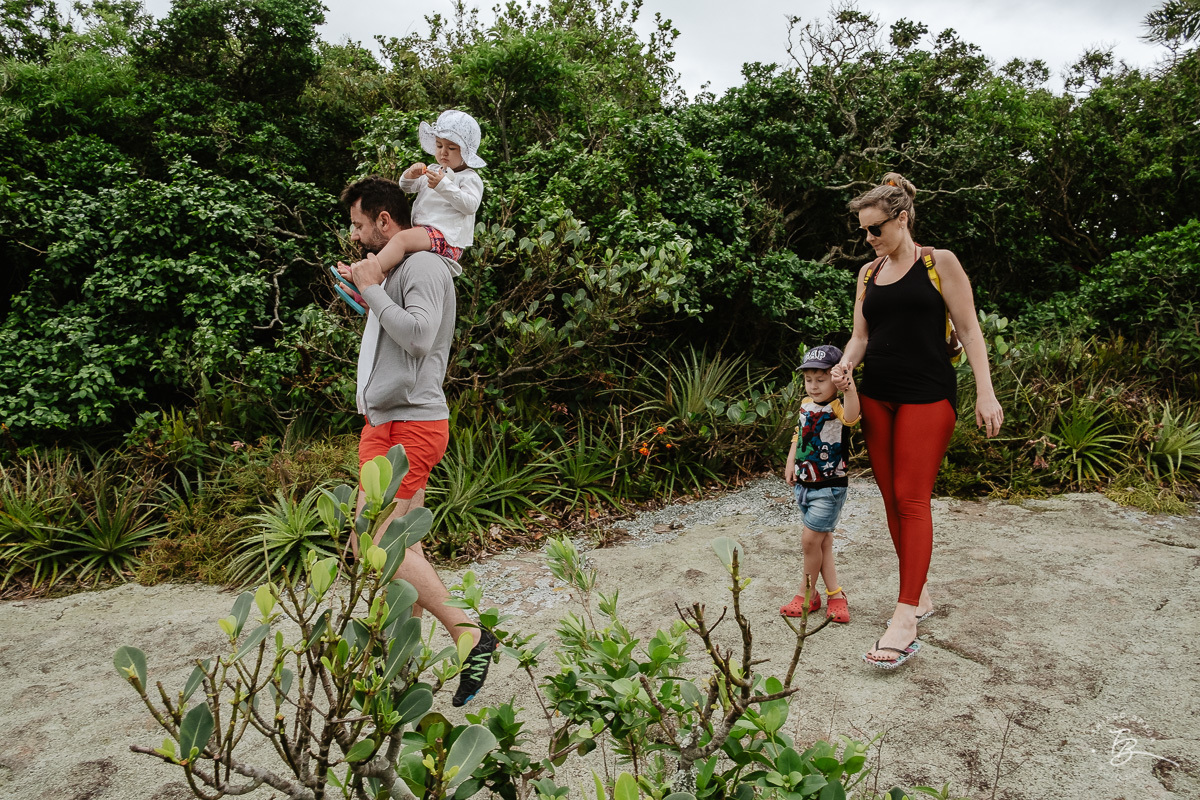 um sábado na ilha do papagaio. Fotografia de família. Thiago Braga Fotografia