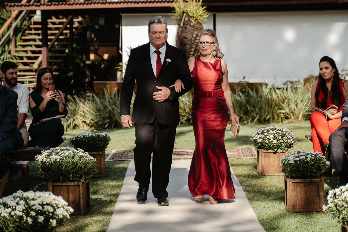 Fotografia de casamento ao ar livre no espaço Arte e Eventos, em Ratones, Florianópolis/SC. Thiago Braga Fotografia