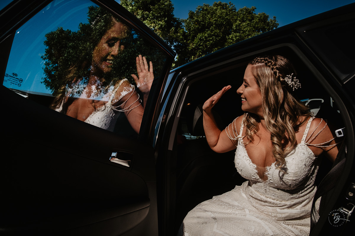 Fotografia de casamento ao ar livre no espaço Arte e Eventos, em Ratones, Florianópolis/SC. Thiago Braga Fotografia