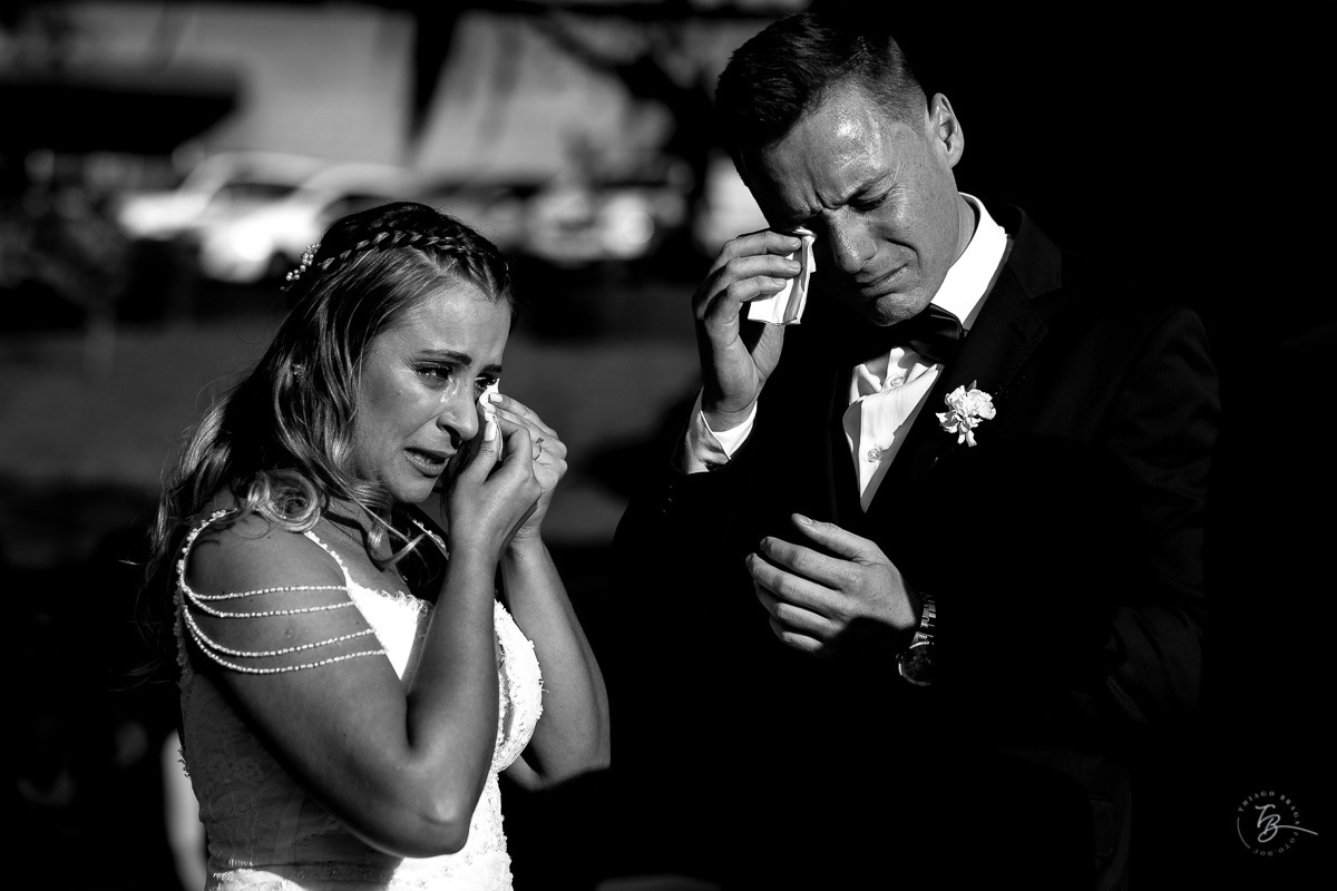 Fotografia de casamento ao ar livre no espaço Arte e Eventos, em Ratones, Florianópolis/SC. Thiago Braga Fotografia