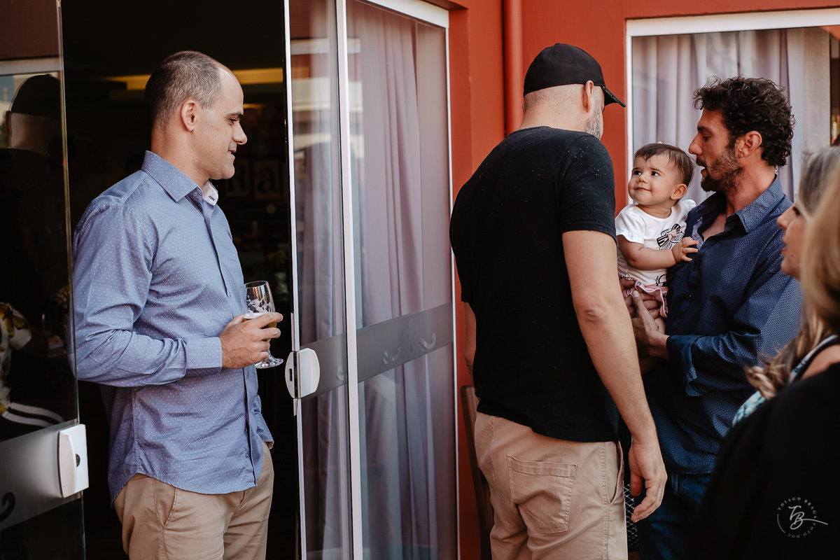 Fotografia documental de aniversário infantil, no rio Tavares/Campeche em Florianópolis/SC